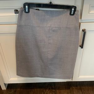 Gray pencil size 4 skirt. Dry cleaned.